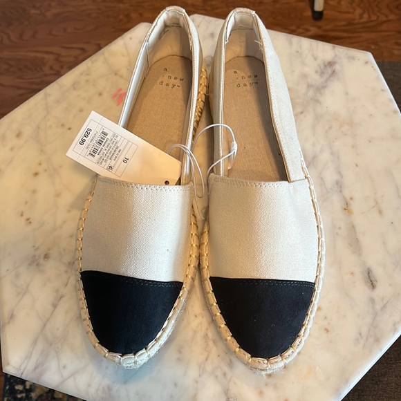 a new day Shoes - ❤️A new day ☀️ Maggie Memory Foam Cream Slip on Shoes Size 7.5